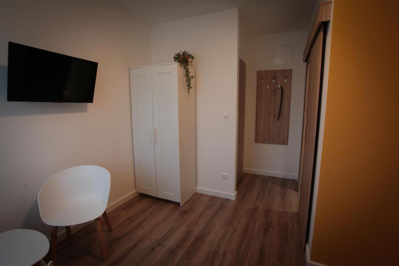 Airport Almaskert Panzio Bed & Breakfast Vecses Exterior photo